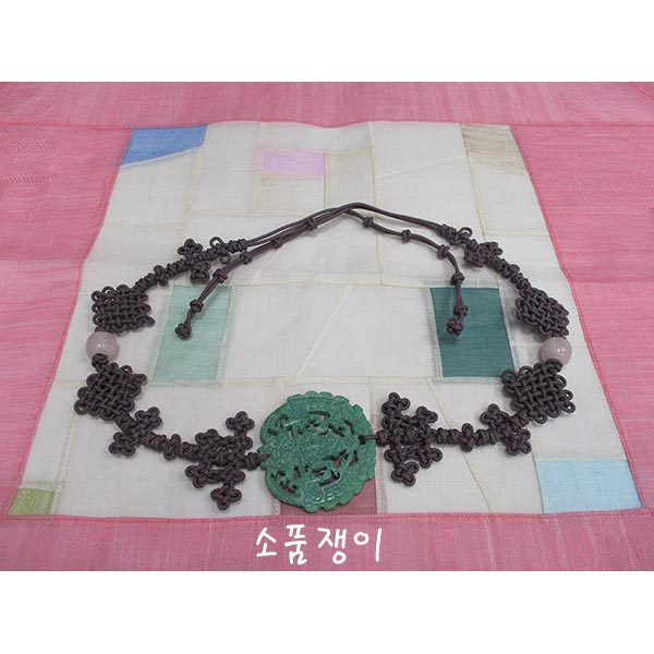 술띠4-인조옥 색상이나 술띠 색상은 그때그때 조금씩 다를 수 있습니다~~ > 각대,관대,각띠,허리띠 | 소품쟁이 자수표구